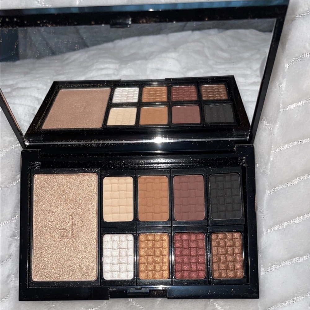 Doucce eyeshadow palette!!   GORGEOUS!!